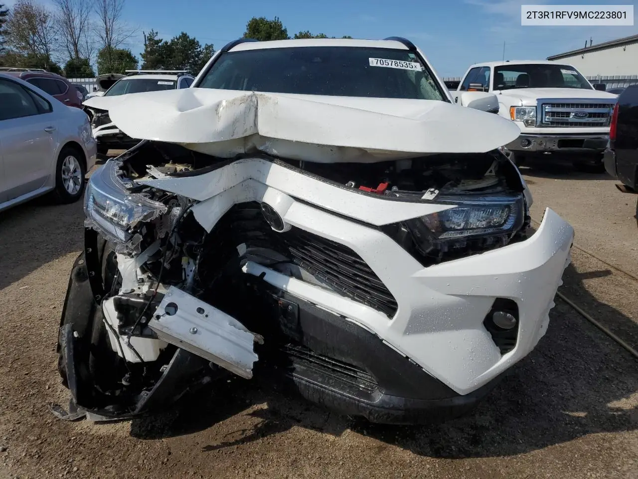 2T3R1RFV9MC223801 2021 Toyota Rav4 Xle