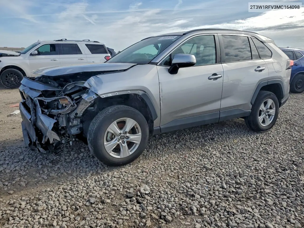 2T3W1RFV3MC164098 2021 Toyota Rav4 Xle