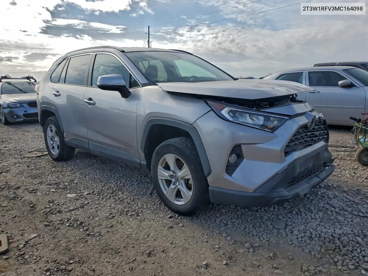 2T3W1RFV3MC164098 2021 Toyota Rav4 Xle