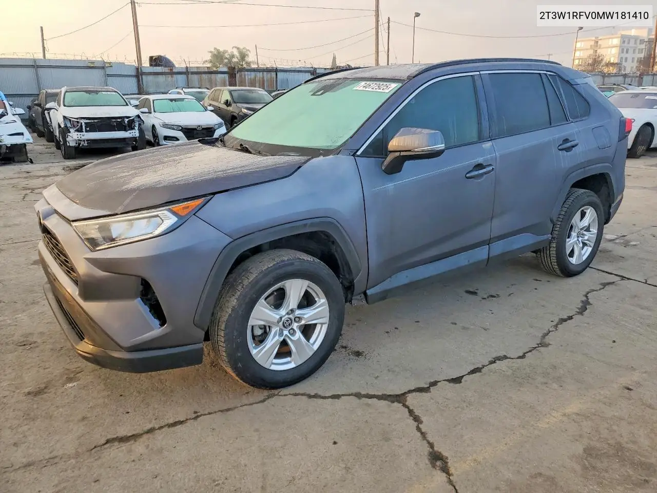 2T3W1RFV0MW181410 2021 Toyota Rav4 Xle