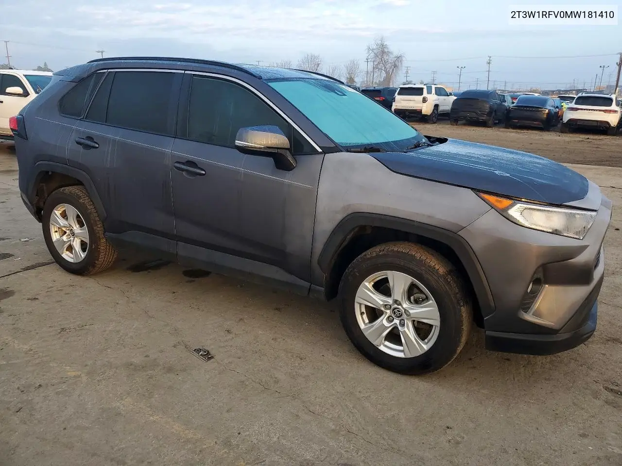 2T3W1RFV0MW181410 2021 Toyota Rav4 Xle