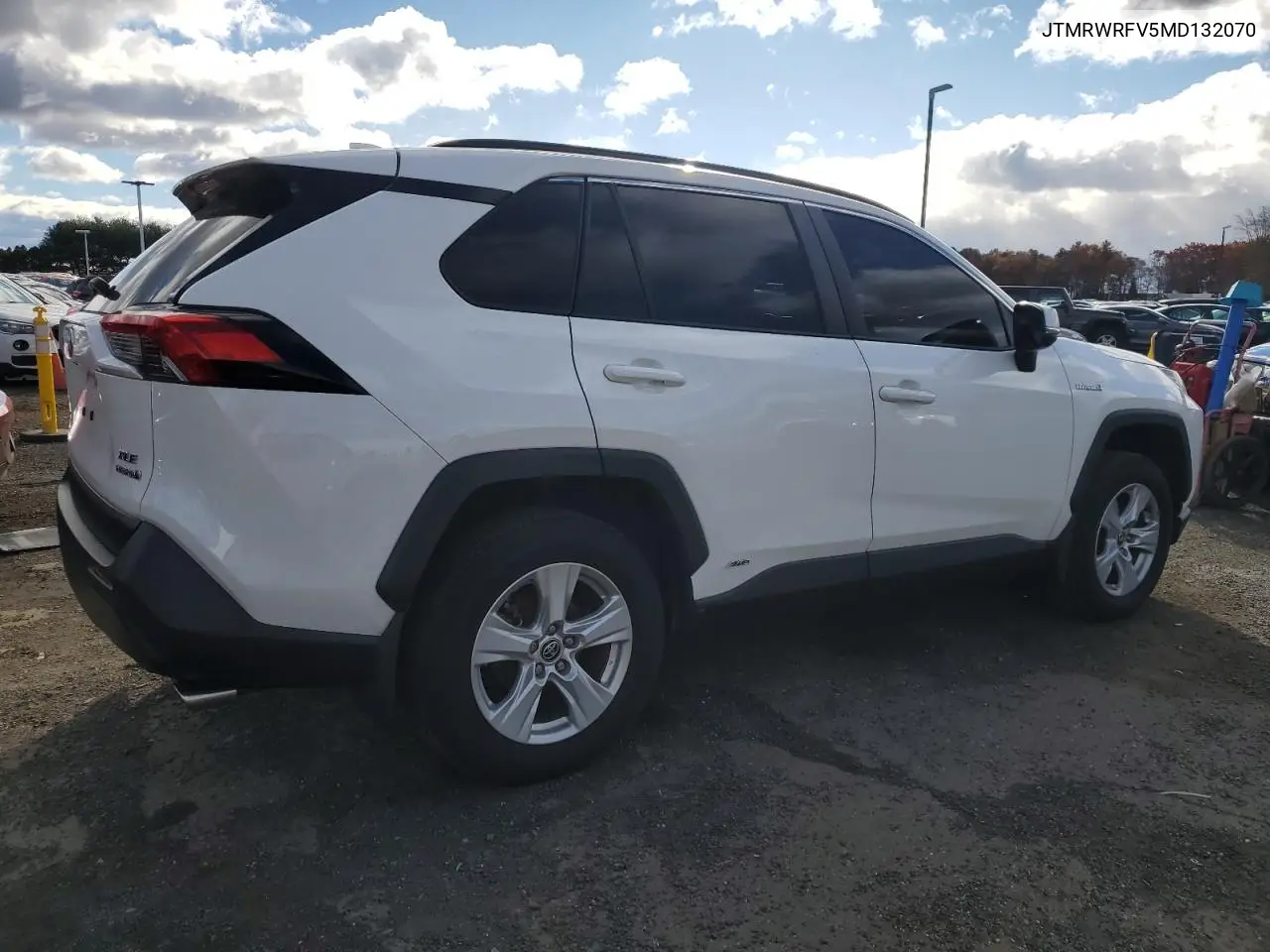 JTMRWRFV5MD132070 2021 Toyota Rav4 Xle