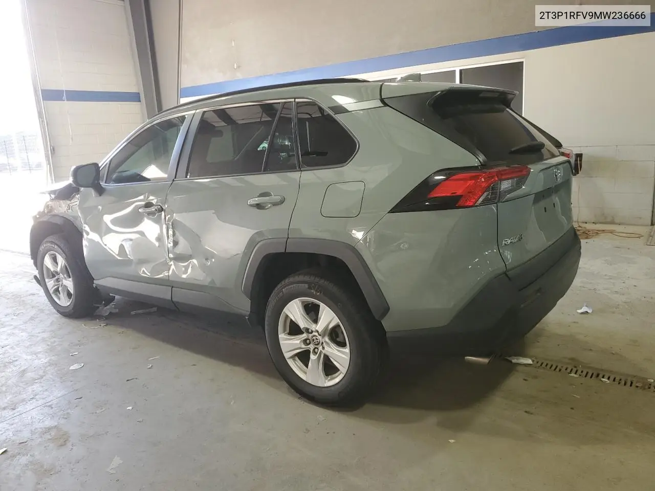 2T3P1RFV9MW236666 2021 Toyota Rav4 Xle