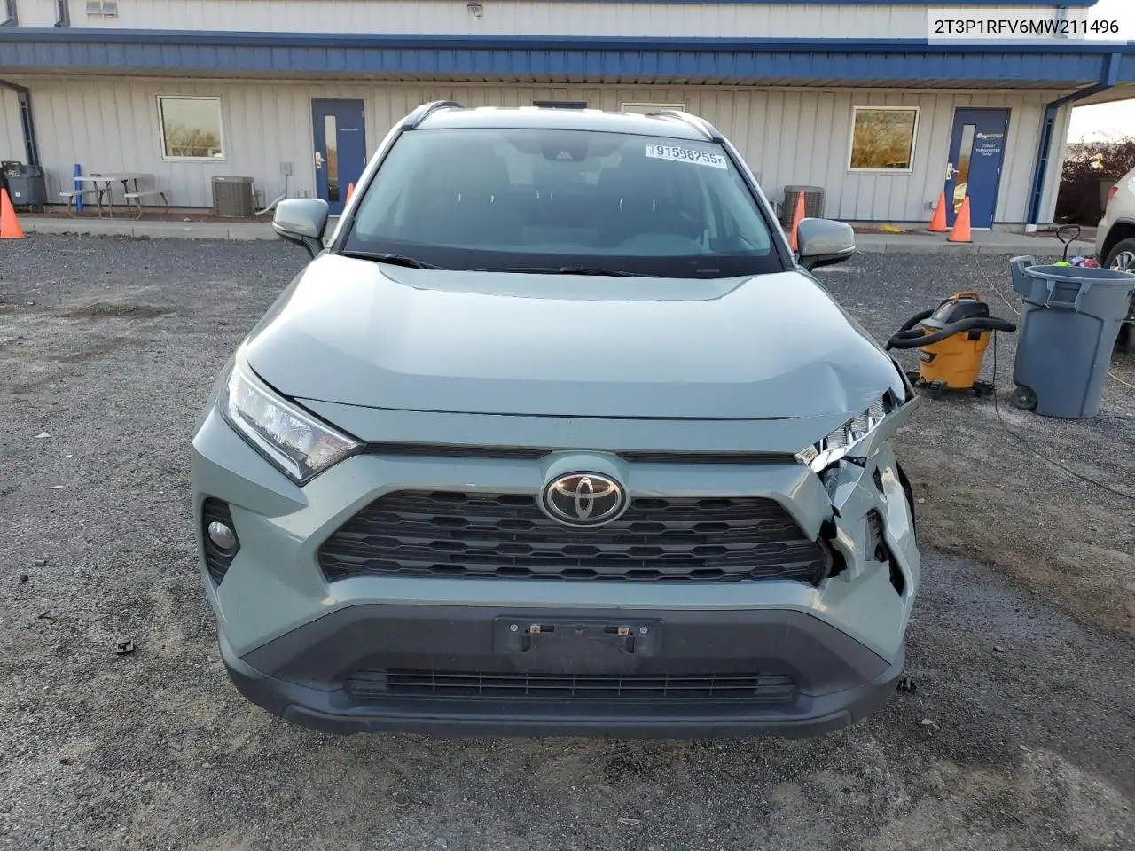 2T3P1RFV6MW211496 2021 Toyota Rav4 Xle