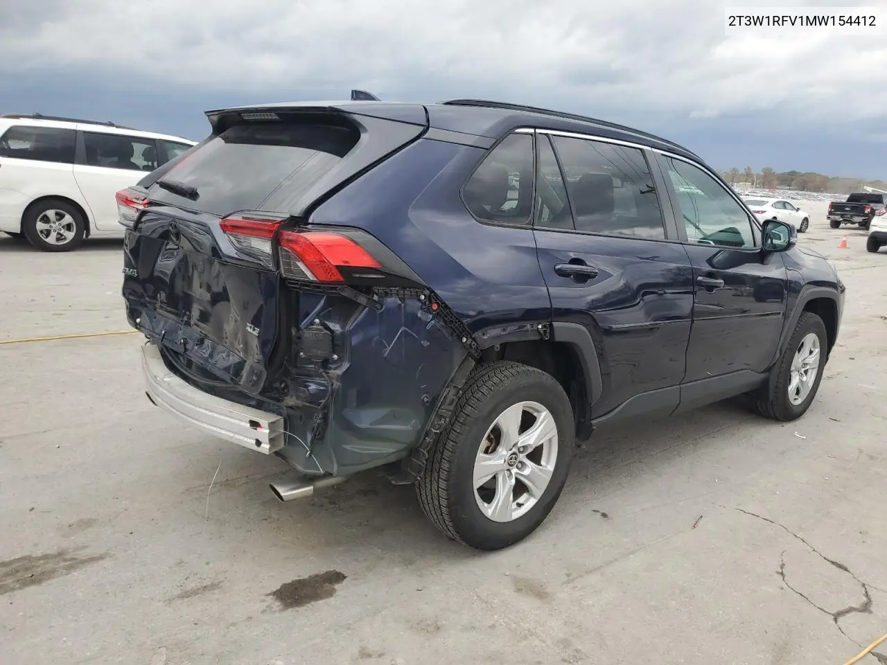 2T3W1RFV1MW154412 2021 Toyota Rav4 Xle
