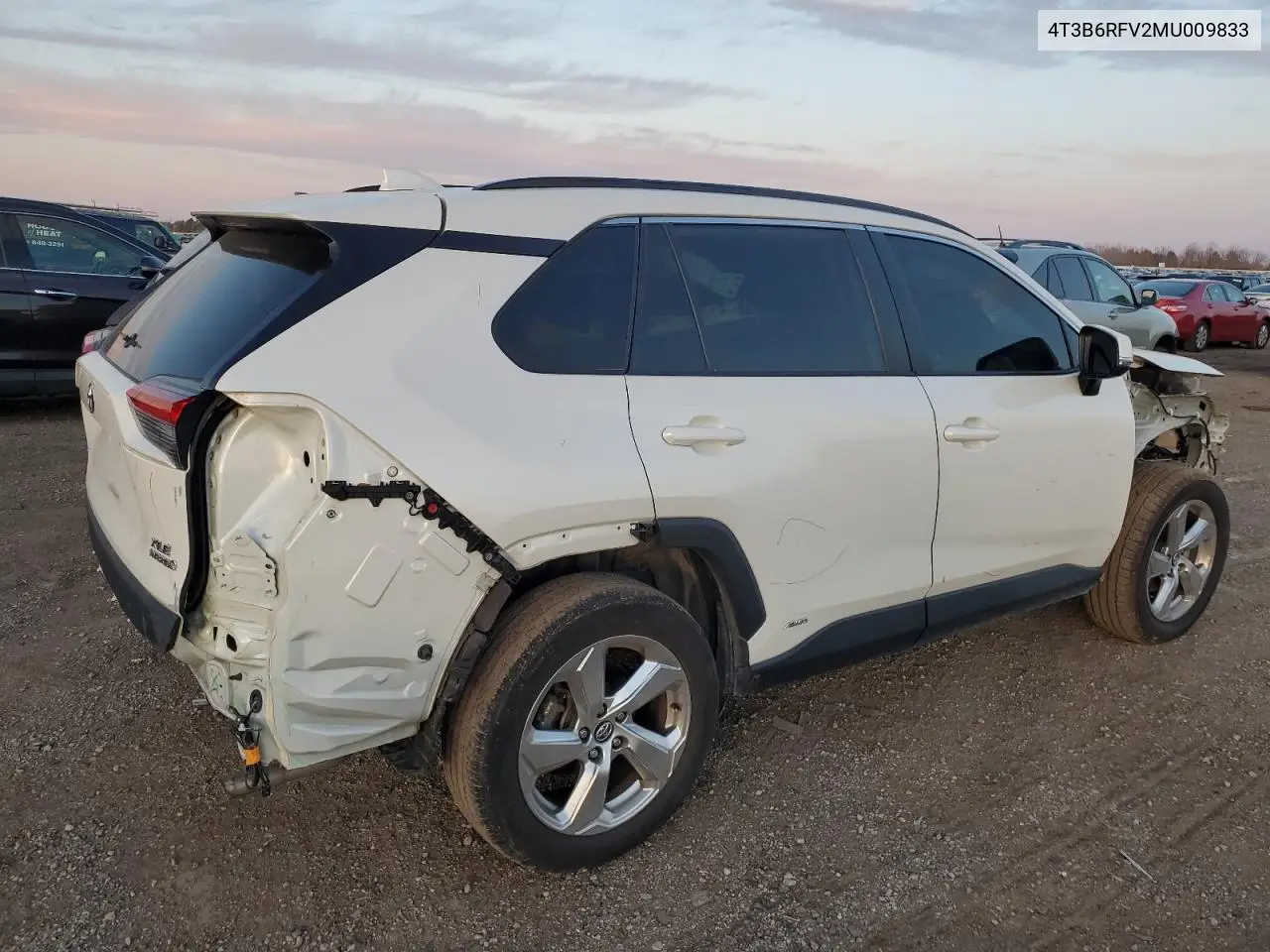 4T3B6RFV2MU009833 2021 Toyota Rav4 Xle Premium