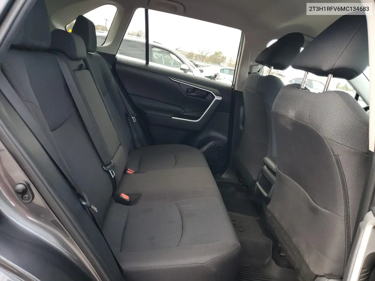 2T3H1RFV6MC134683 2021 Toyota Rav4 Le
