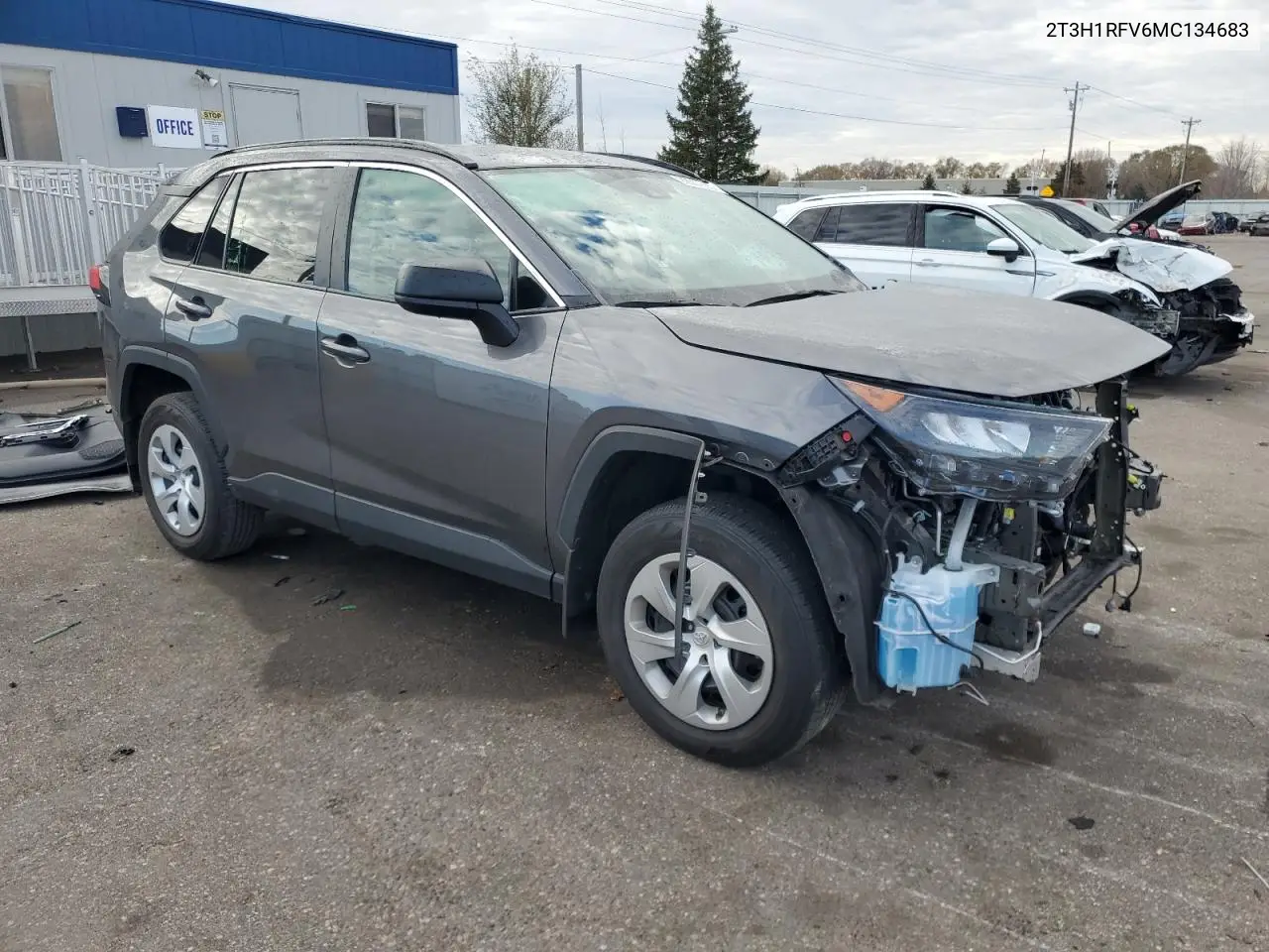 2T3H1RFV6MC134683 2021 Toyota Rav4 Le