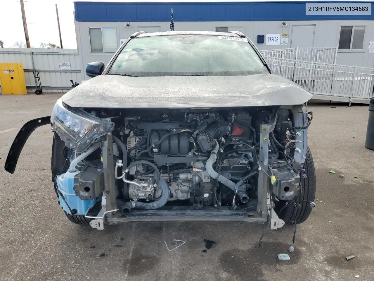 2T3H1RFV6MC134683 2021 Toyota Rav4 Le
