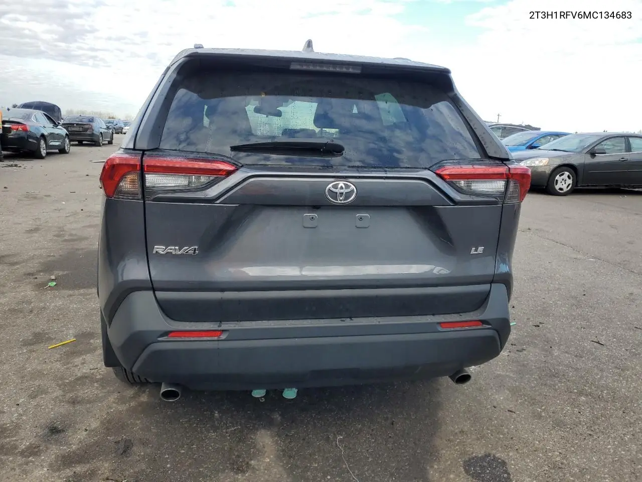 2T3H1RFV6MC134683 2021 Toyota Rav4 Le