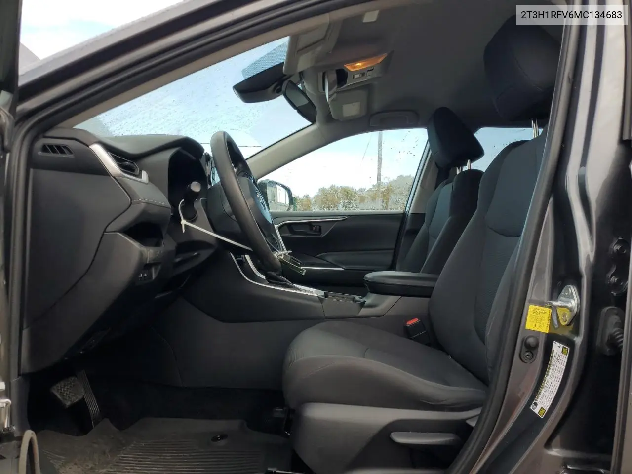 2T3H1RFV6MC134683 2021 Toyota Rav4 Le
