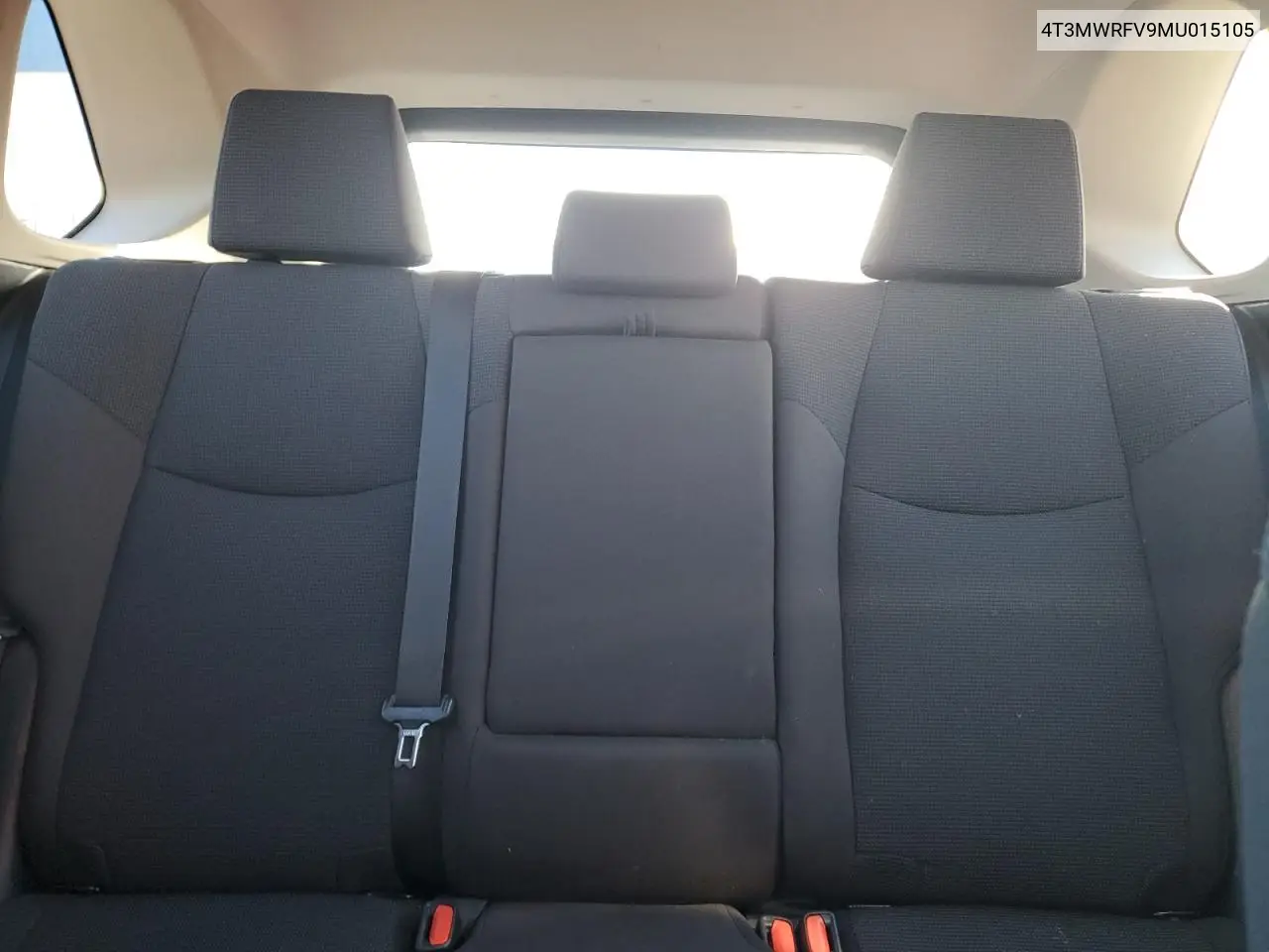 4T3MWRFV9MU015105 2021 Toyota Rav4 Le