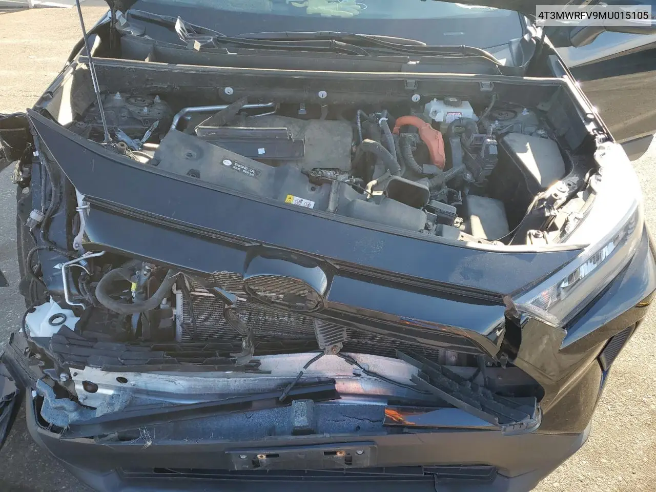 4T3MWRFV9MU015105 2021 Toyota Rav4 Le