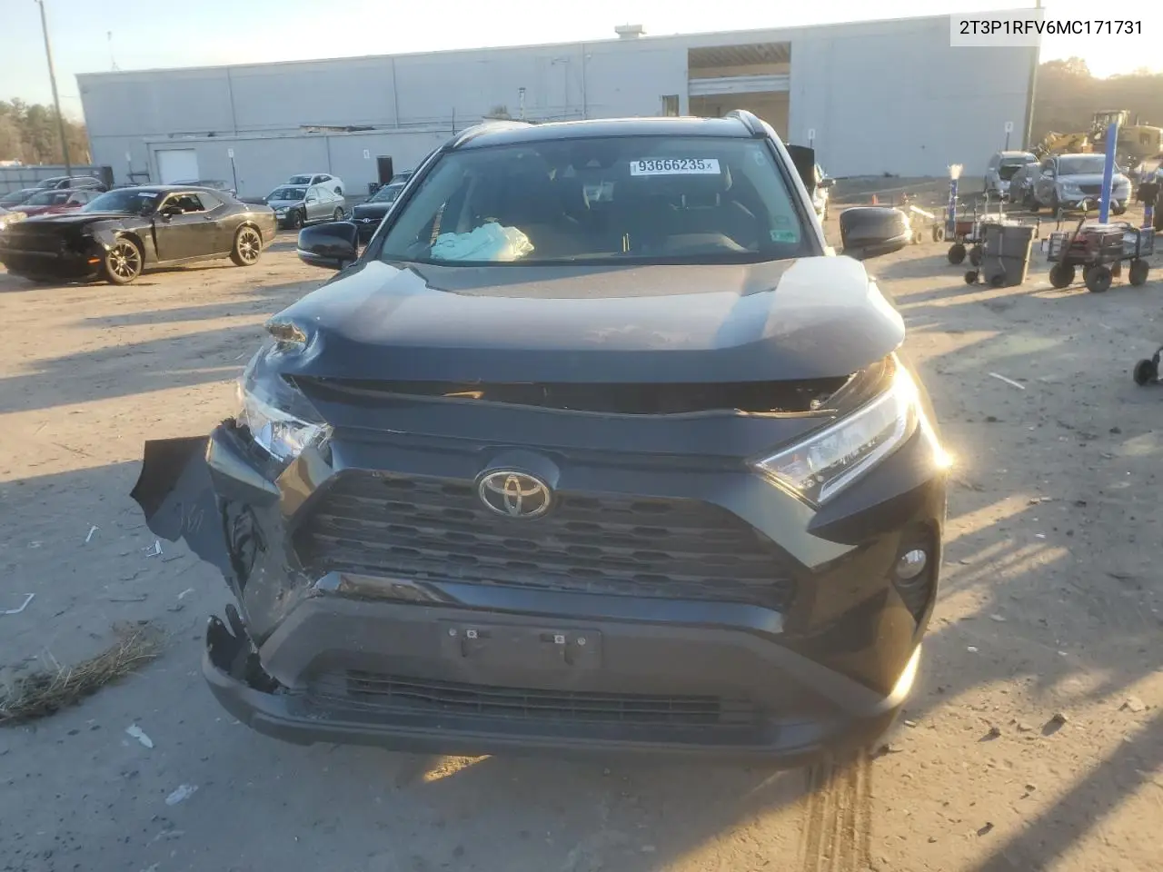 2T3P1RFV6MC171731 2021 Toyota Rav4 Xle