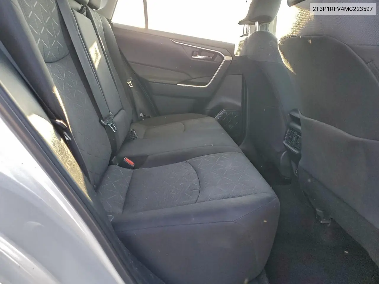 2T3P1RFV4MC223597 2021 Toyota Rav4 Xle