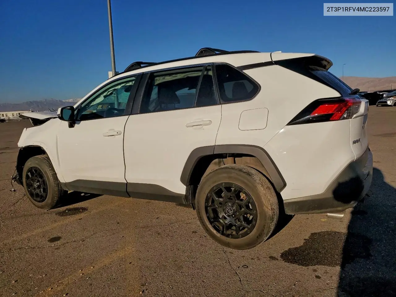 2T3P1RFV4MC223597 2021 Toyota Rav4 Xle