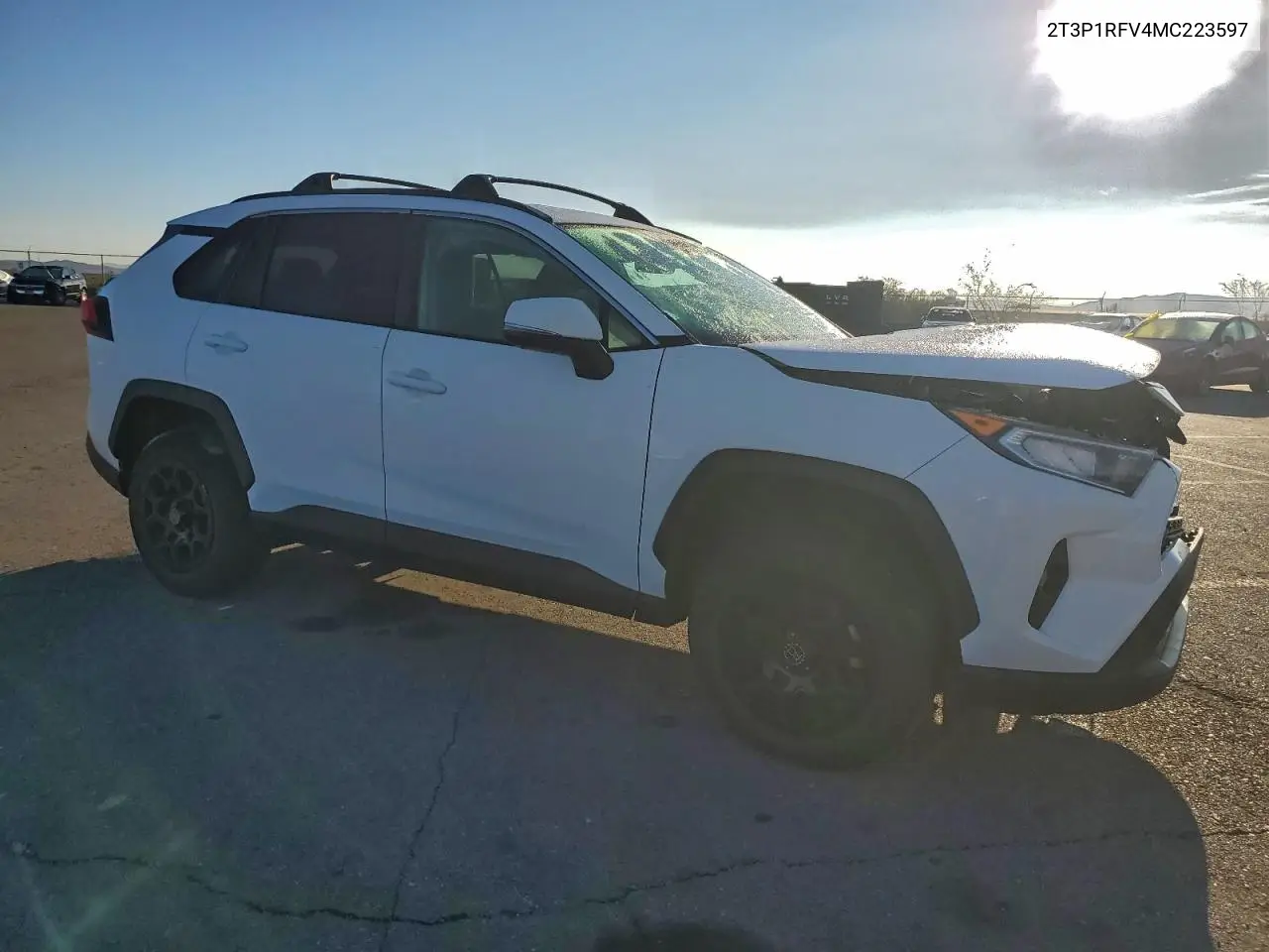 2T3P1RFV4MC223597 2021 Toyota Rav4 Xle