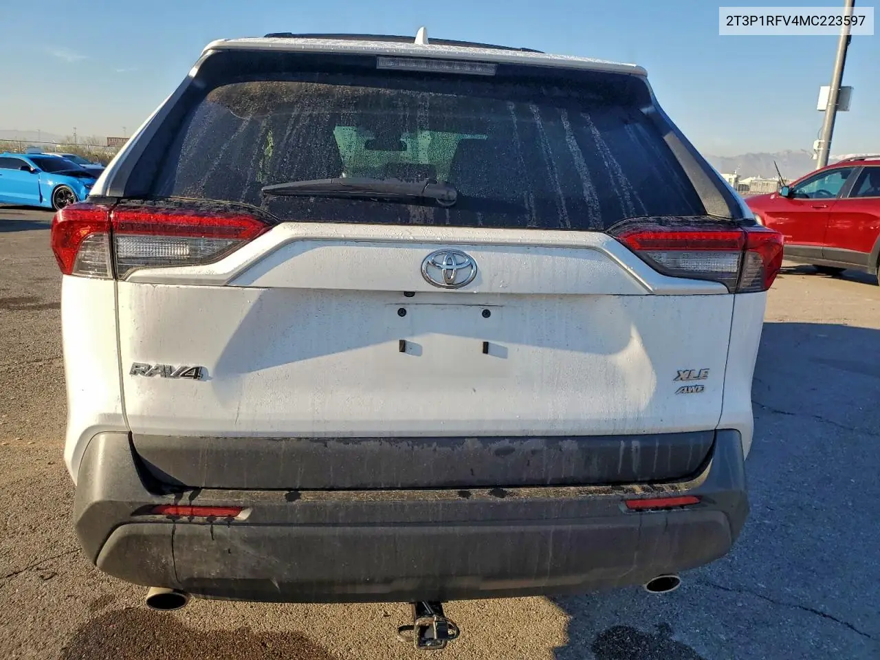 2T3P1RFV4MC223597 2021 Toyota Rav4 Xle