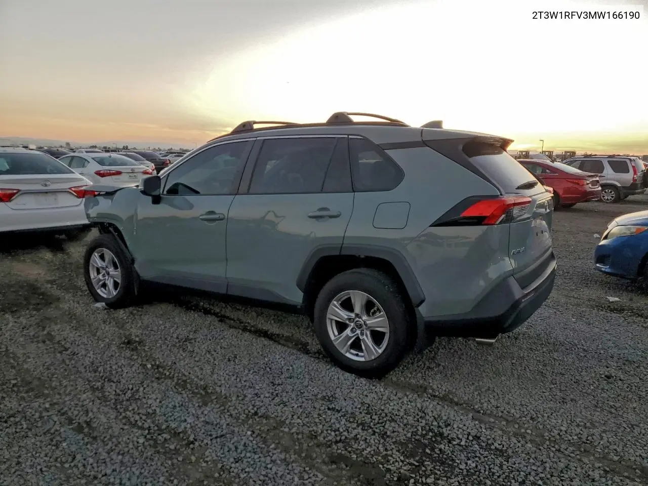 2T3W1RFV3MW166190 2021 Toyota Rav4 Xle