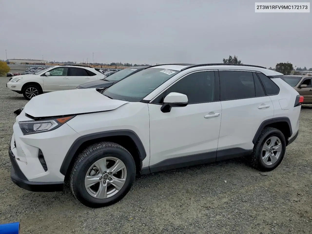 2T3W1RFV9MC172173 2021 Toyota Rav4 Xle