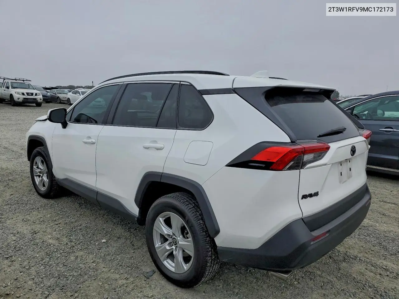 2T3W1RFV9MC172173 2021 Toyota Rav4 Xle