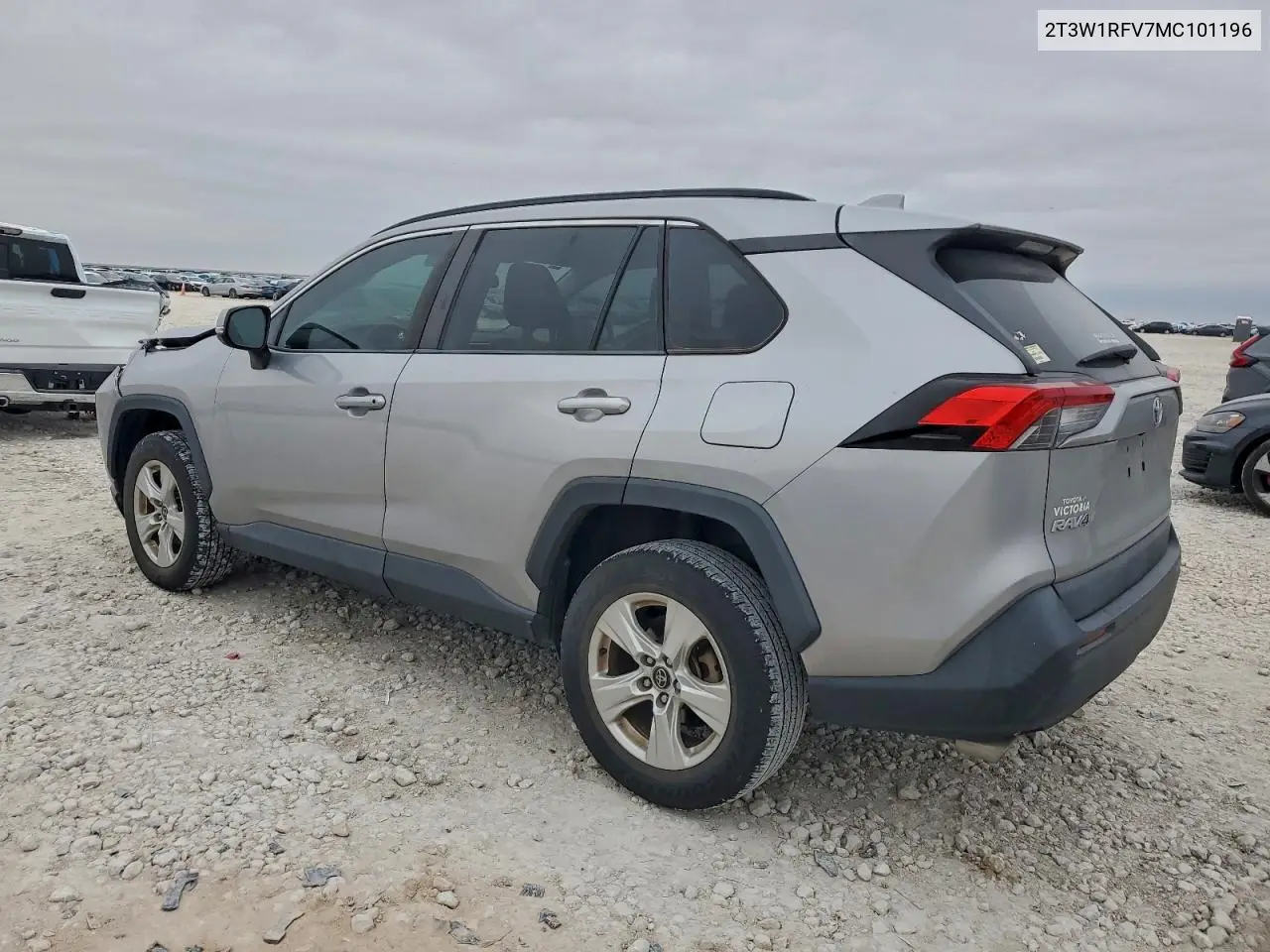 2T3W1RFV7MC101196 2021 Toyota Rav4 Xle