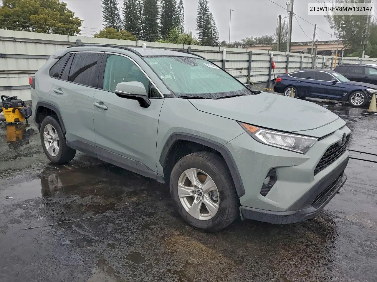 2T3W1RFV8MW132147 2021 Toyota Rav4 Xle