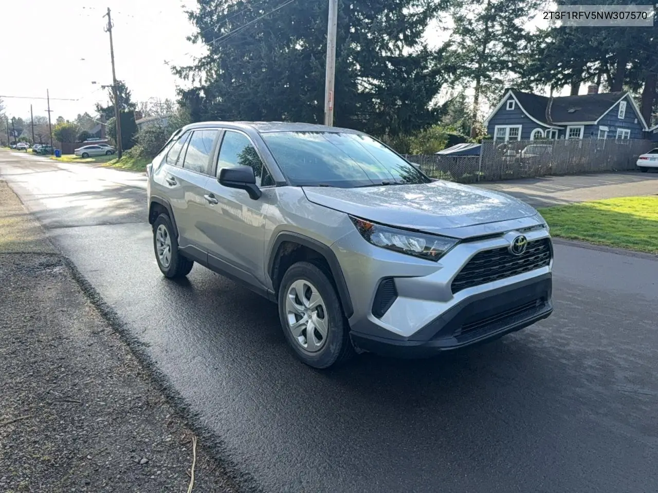 2T3F1RFV5NW307570 2022 Toyota Rav4 Le