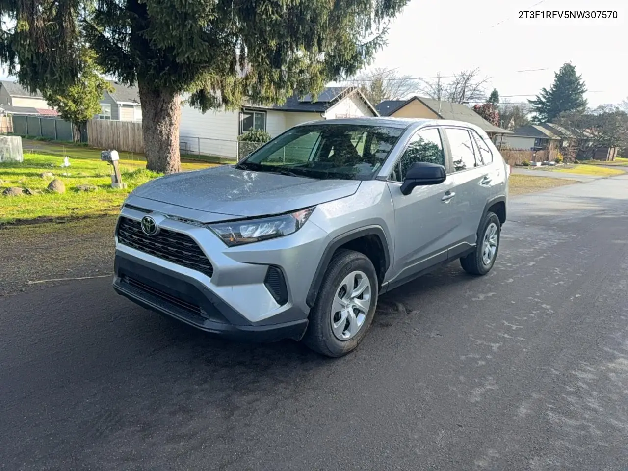 2T3F1RFV5NW307570 2022 Toyota Rav4 Le