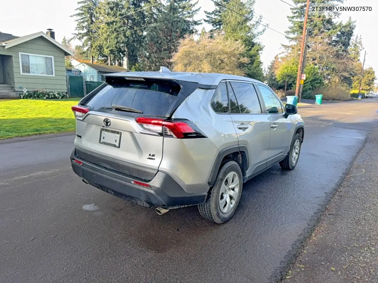 2T3F1RFV5NW307570 2022 Toyota Rav4 Le