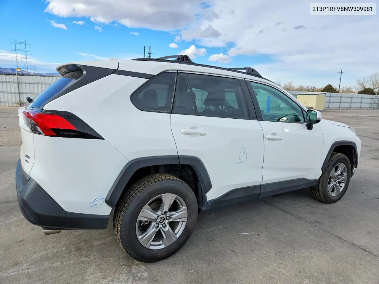 2T3P1RFV8NW309981 2022 Toyota Rav4 Xle