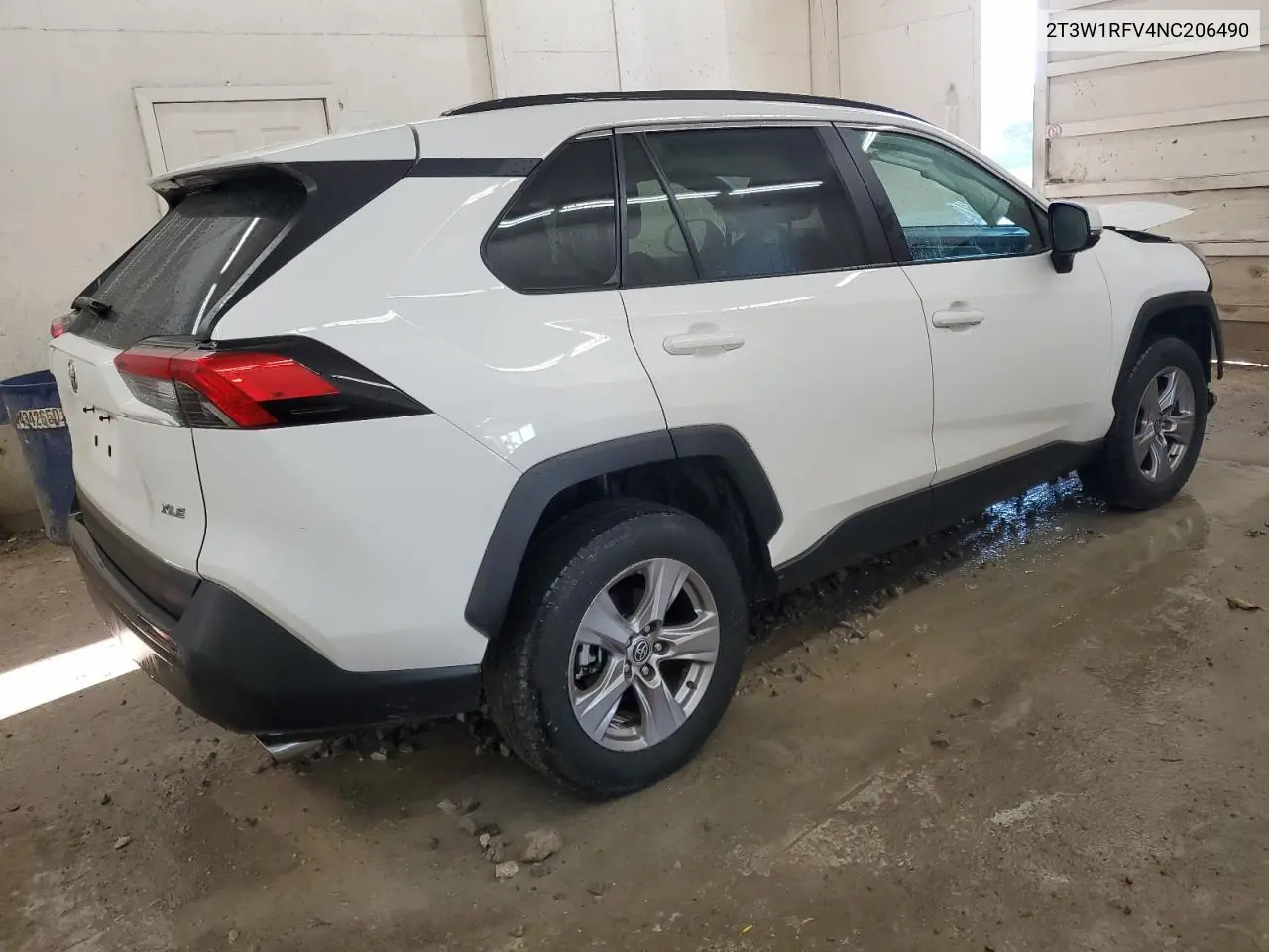 2T3W1RFV4NC206490 2022 Toyota Rav4 Xle