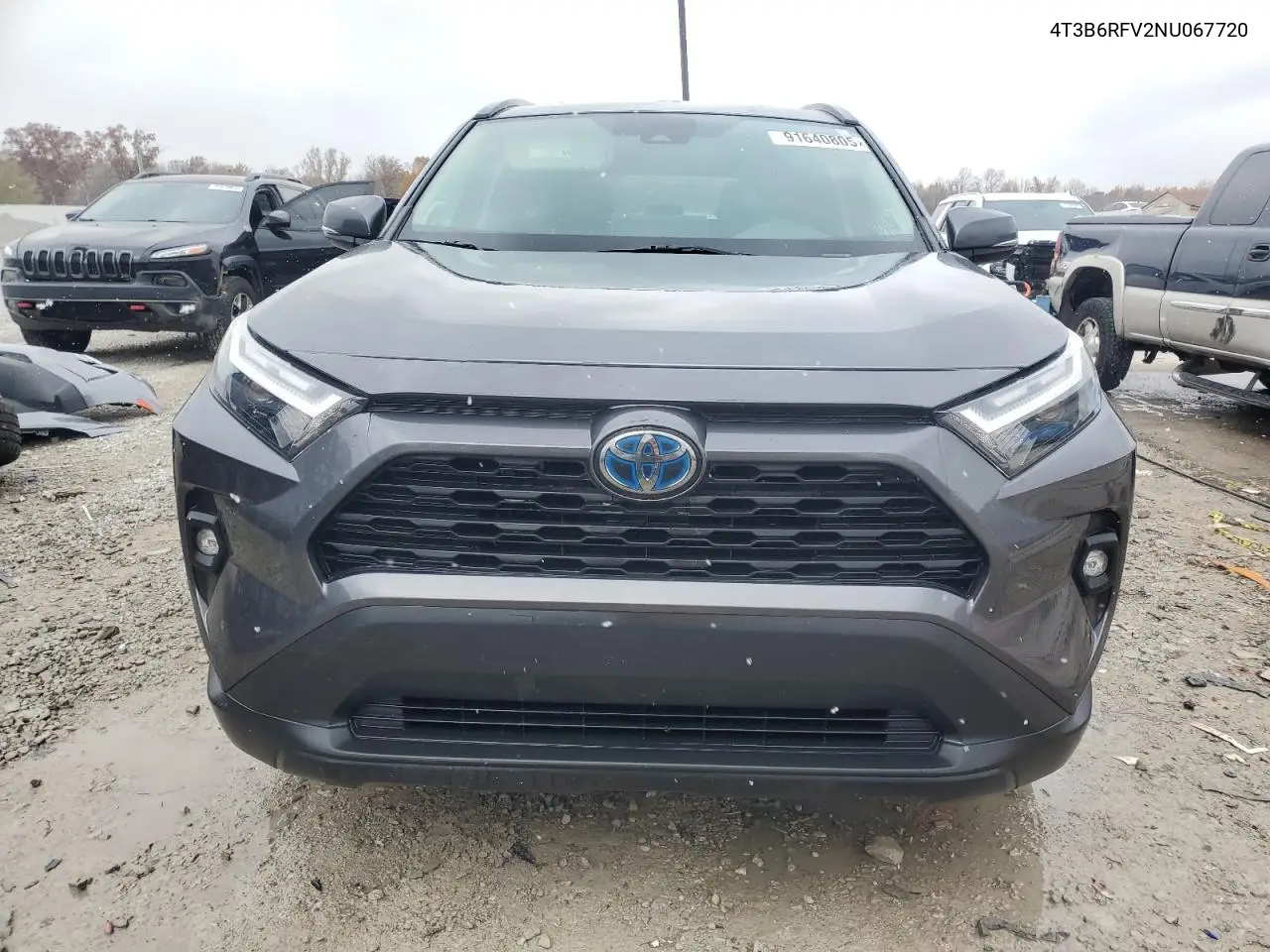 4T3B6RFV2NU067720 2022 Toyota Rav4 Xle Premium
