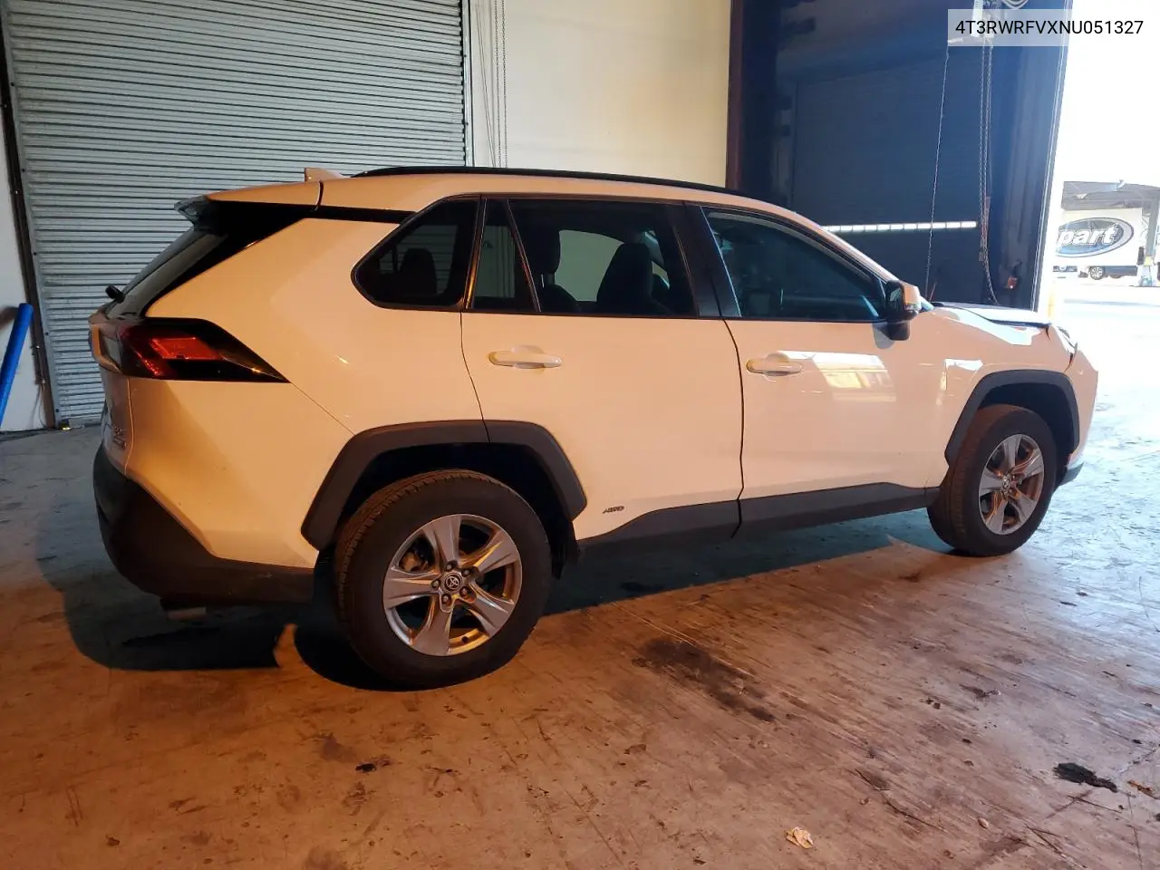 4T3RWRFVXNU051327 2022 Toyota Rav4 Xle