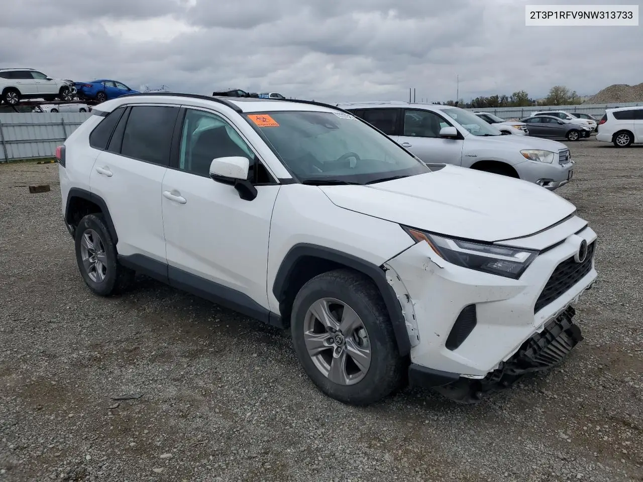 2T3P1RFV9NW313733 2022 Toyota Rav4 Xle
