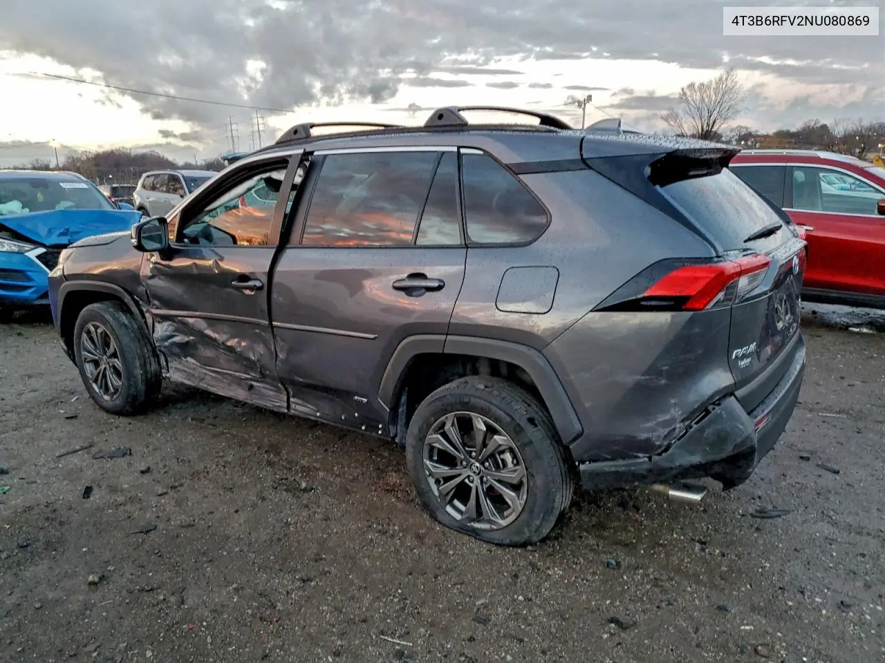4T3B6RFV2NU080869 2022 Toyota Rav4 Xle Premium