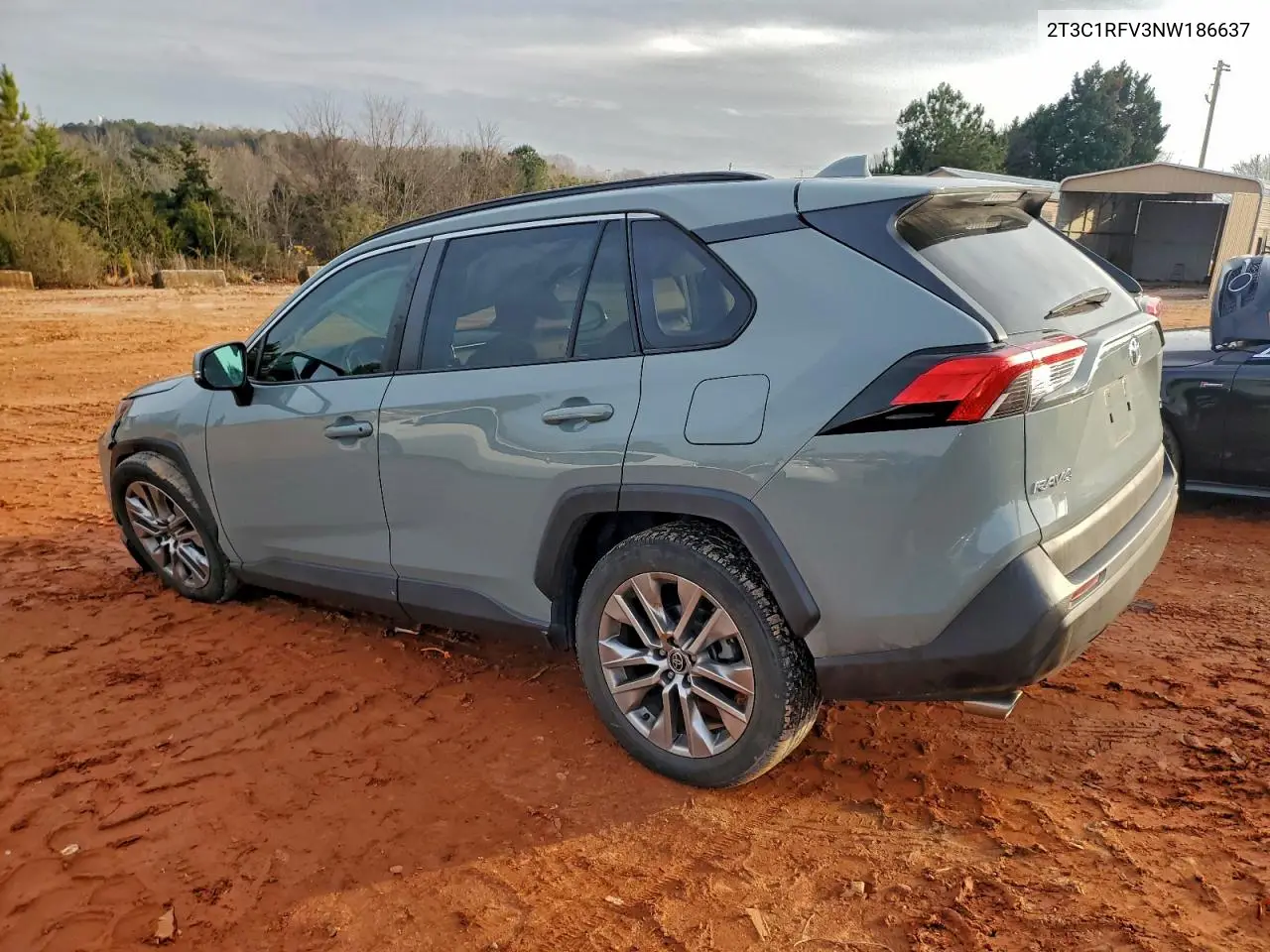 2T3C1RFV3NW186637 2022 Toyota Rav4 Xle Premium