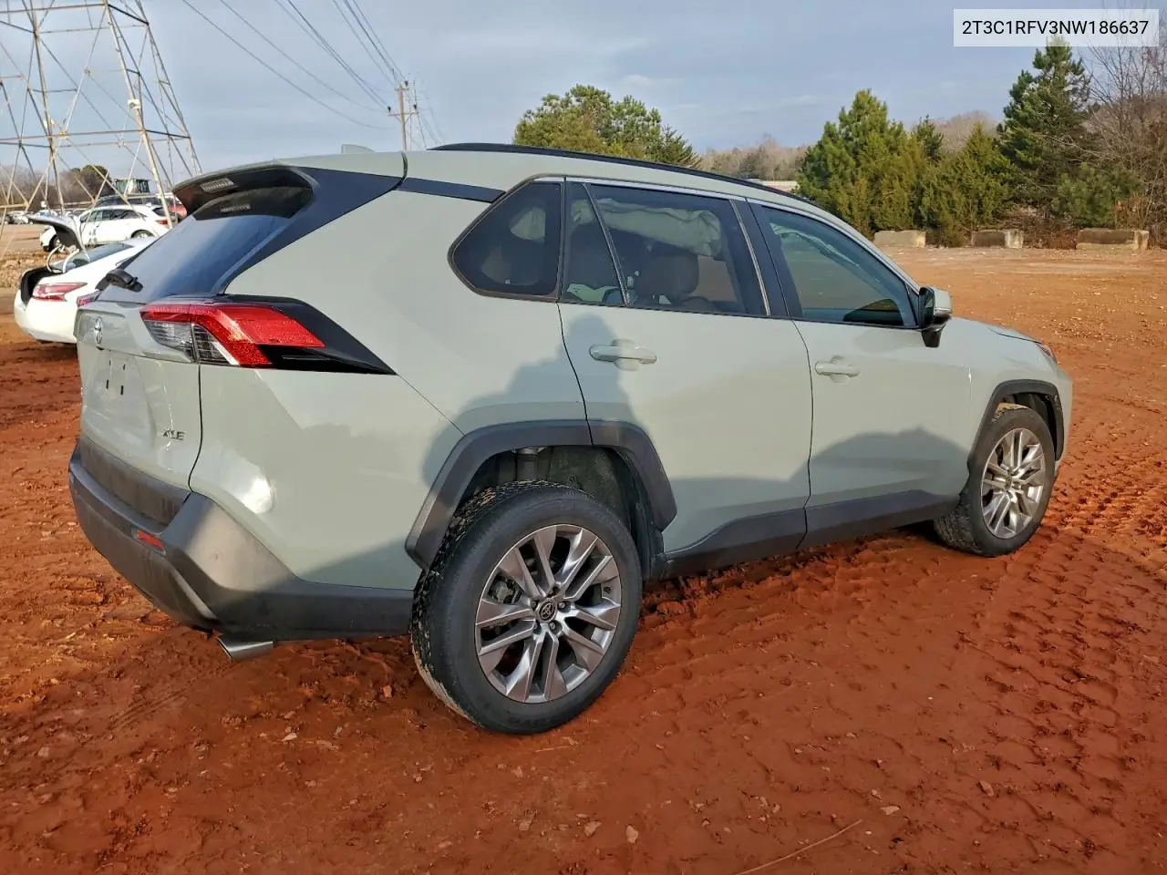 2T3C1RFV3NW186637 2022 Toyota Rav4 Xle Premium
