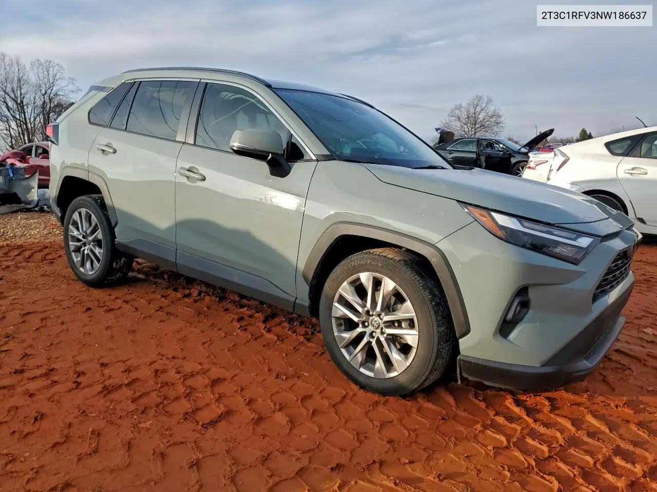 2T3C1RFV3NW186637 2022 Toyota Rav4 Xle Premium