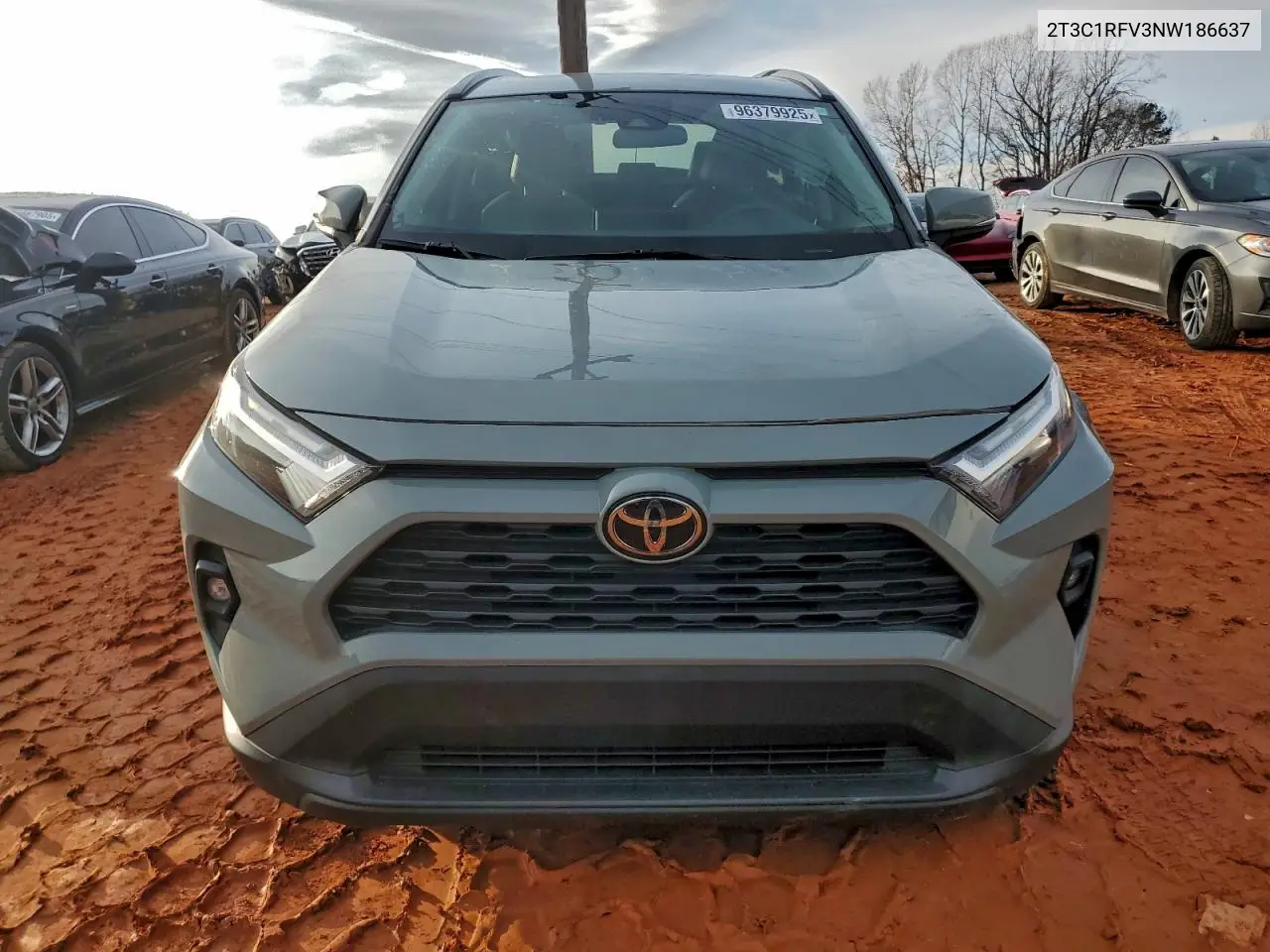2T3C1RFV3NW186637 2022 Toyota Rav4 Xle Premium