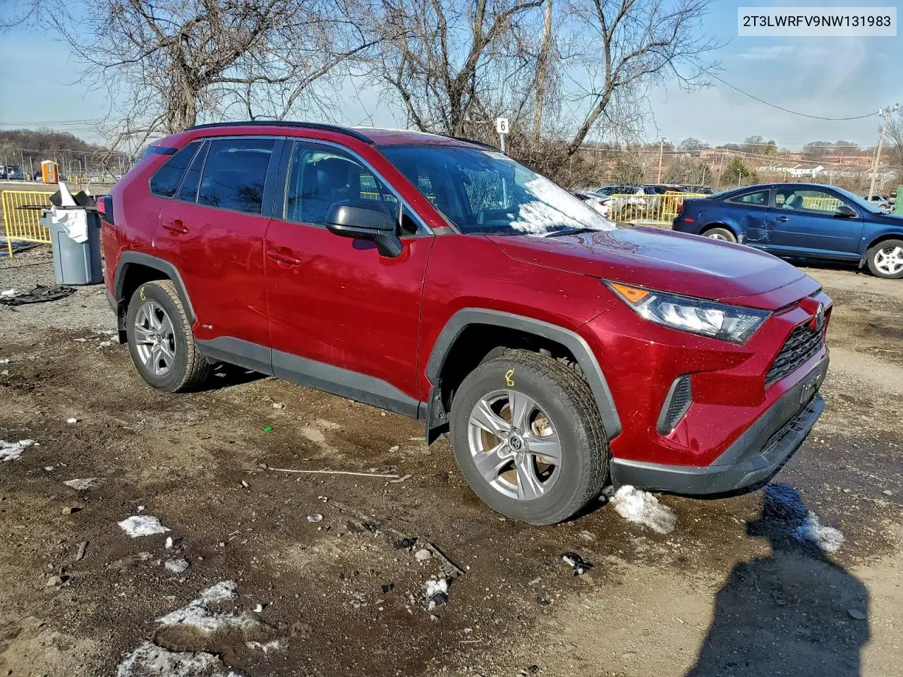 2T3LWRFV9NW131983 2022 Toyota Rav4 Le