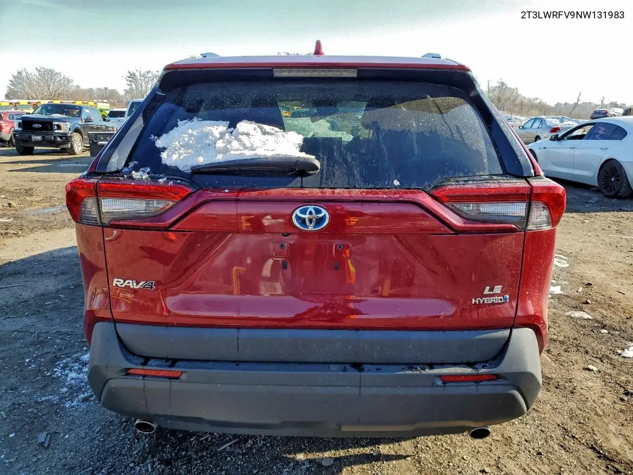 2T3LWRFV9NW131983 2022 Toyota Rav4 Le