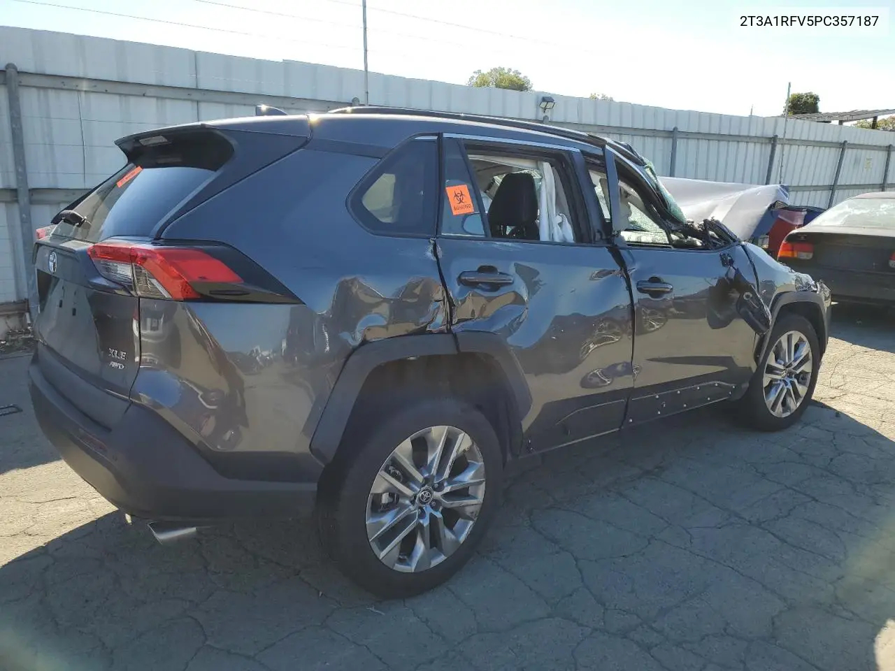 2T3A1RFV5PC357187 2023 Toyota Rav4 Xle Premium