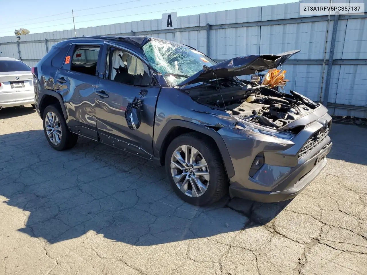 2T3A1RFV5PC357187 2023 Toyota Rav4 Xle Premium