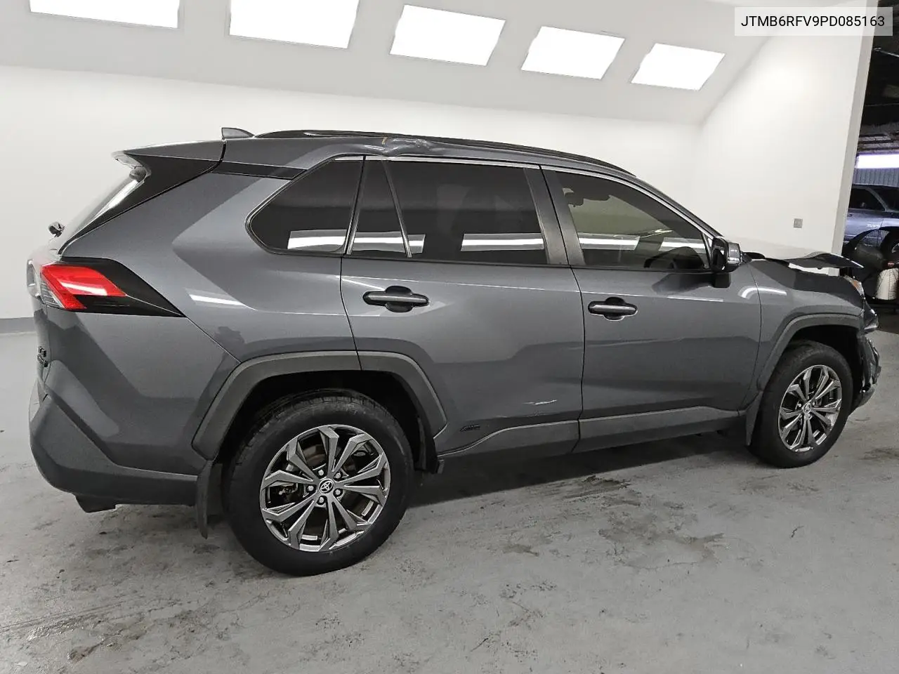 JTMB6RFV9PD085163 2023 Toyota Rav4 Xle Premium