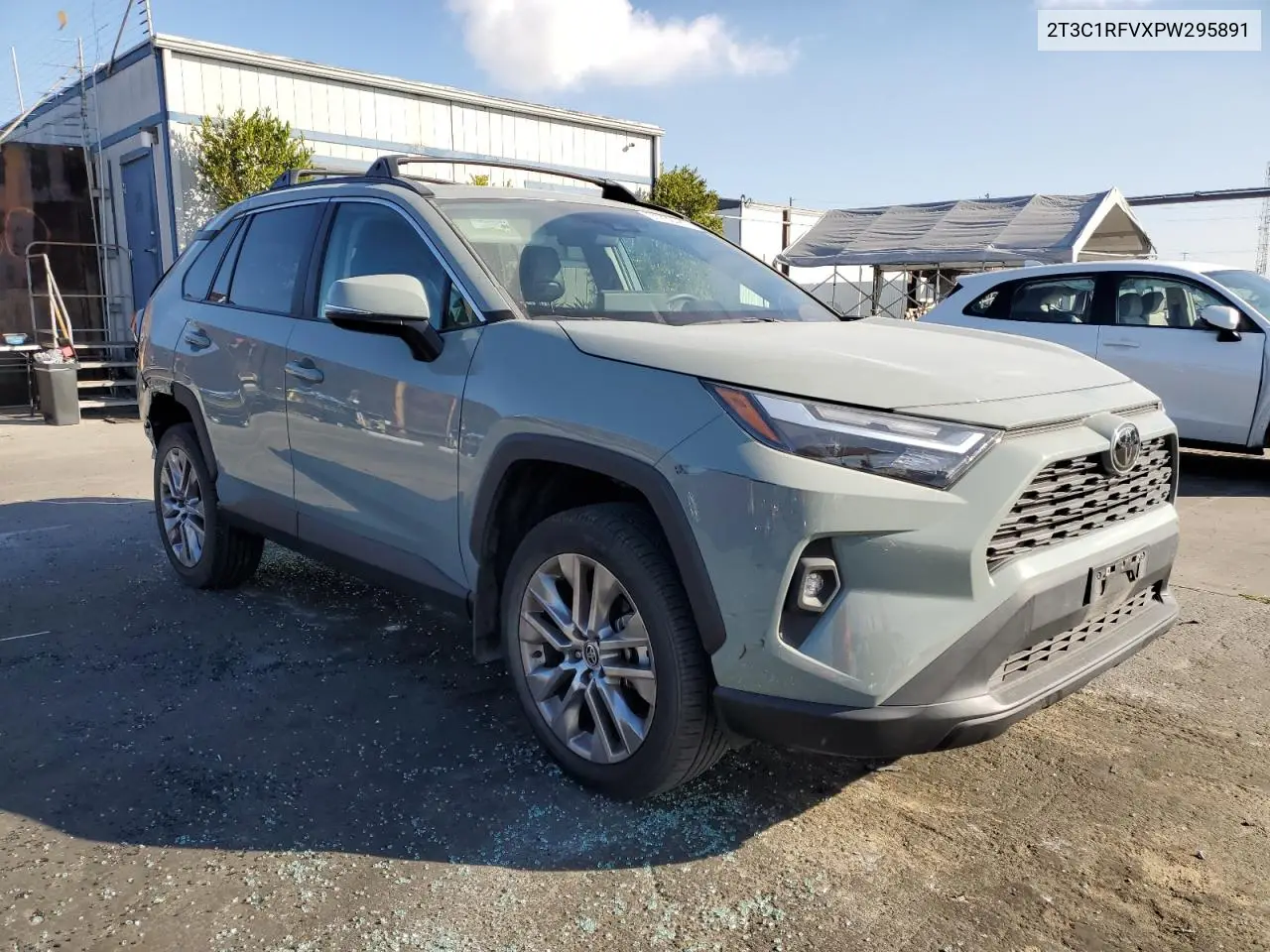 2T3C1RFVXPW295891 2023 Toyota Rav4 Xle Premium