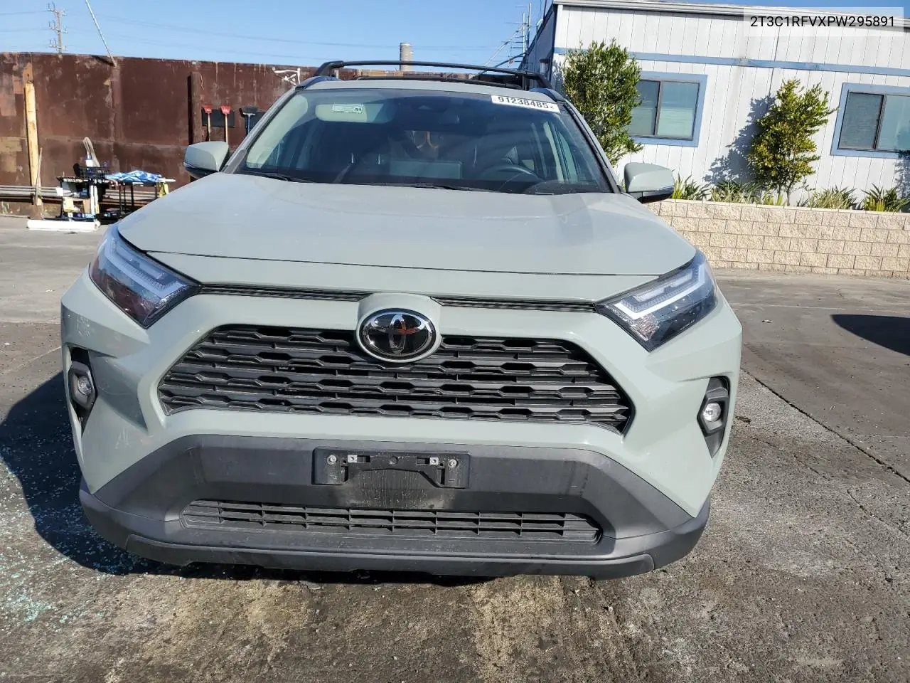 2T3C1RFVXPW295891 2023 Toyota Rav4 Xle Premium