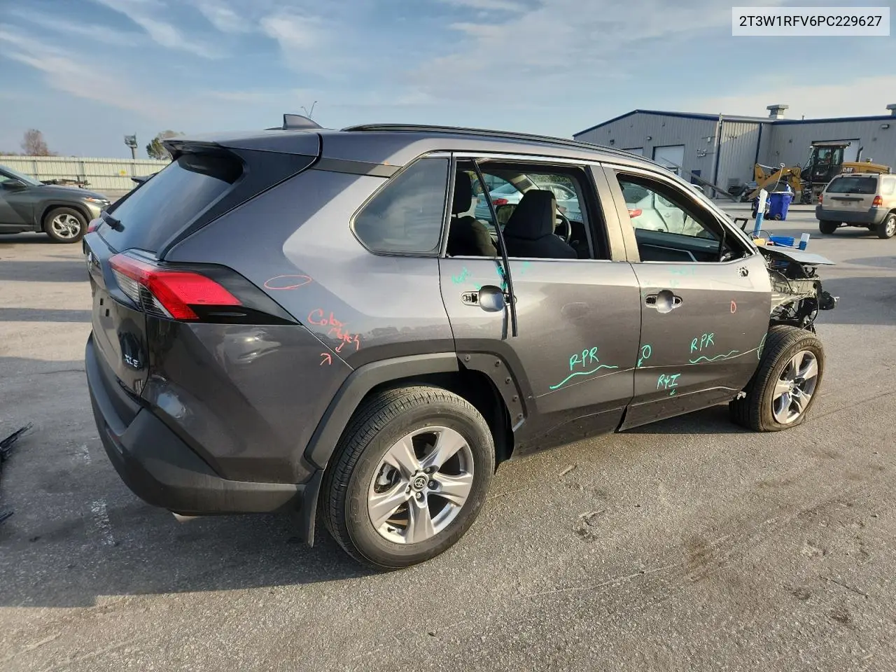2T3W1RFV6PC229627 2023 Toyota Rav4 Xle