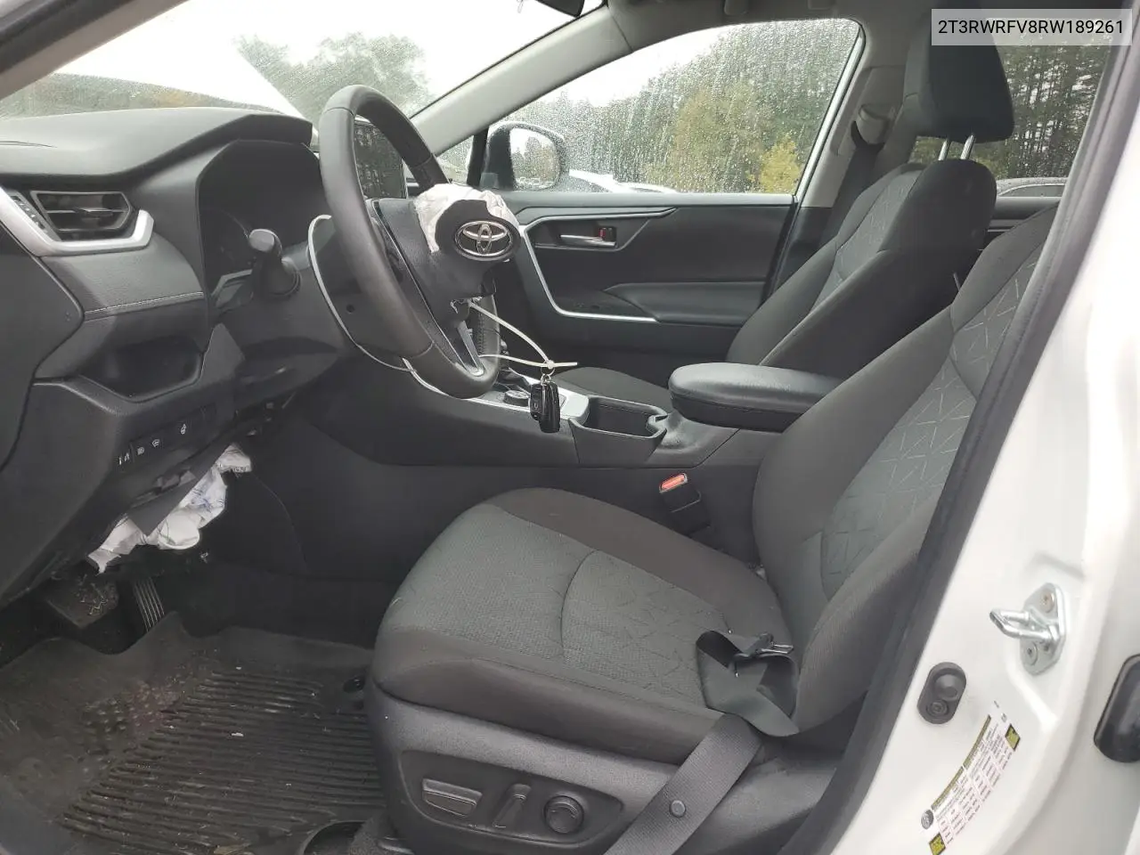 2T3RWRFV8RW189261 2024 Toyota Rav4 Xle
