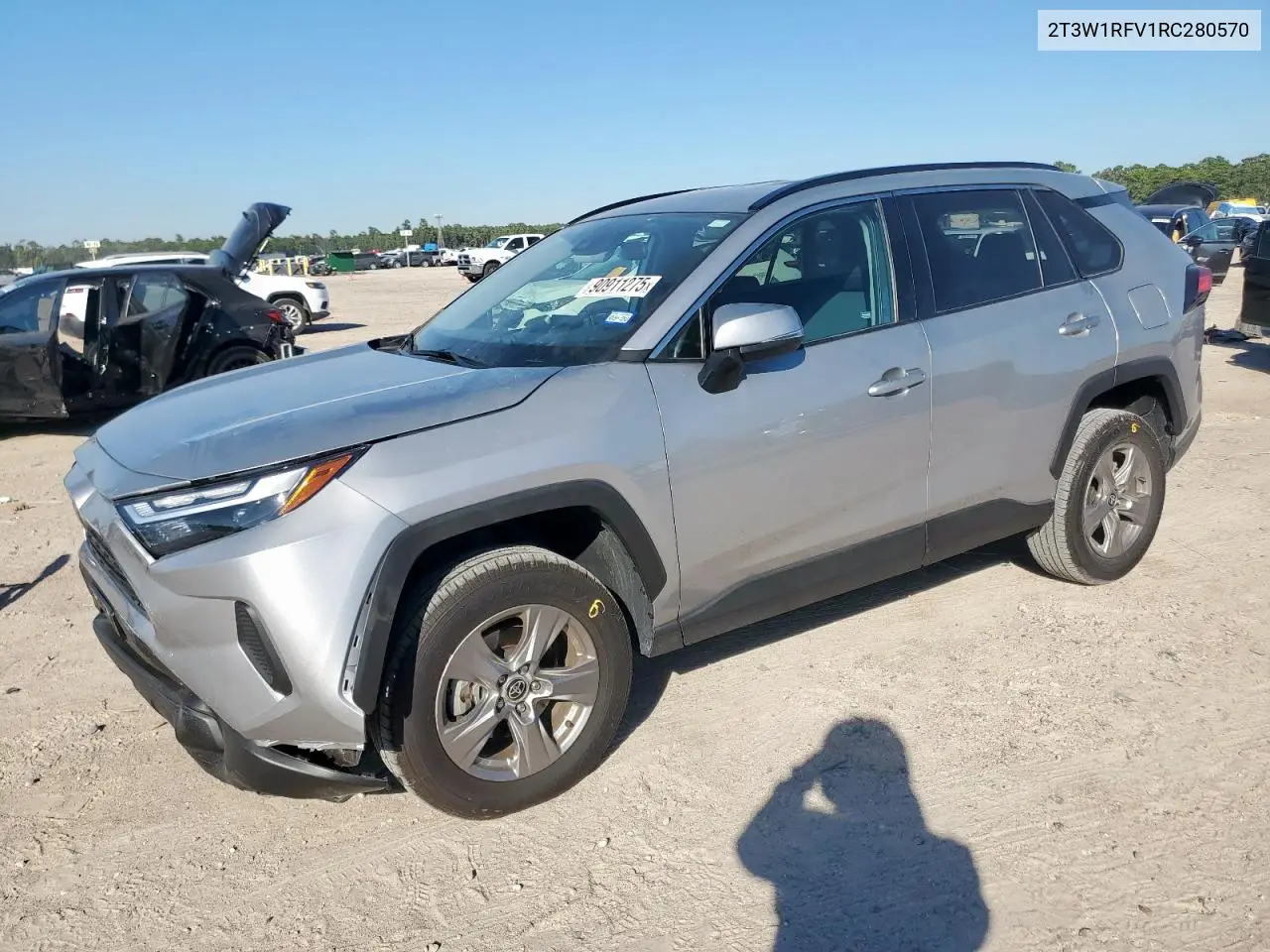 2T3W1RFV1RC280570 2024 Toyota Rav4 Xle
